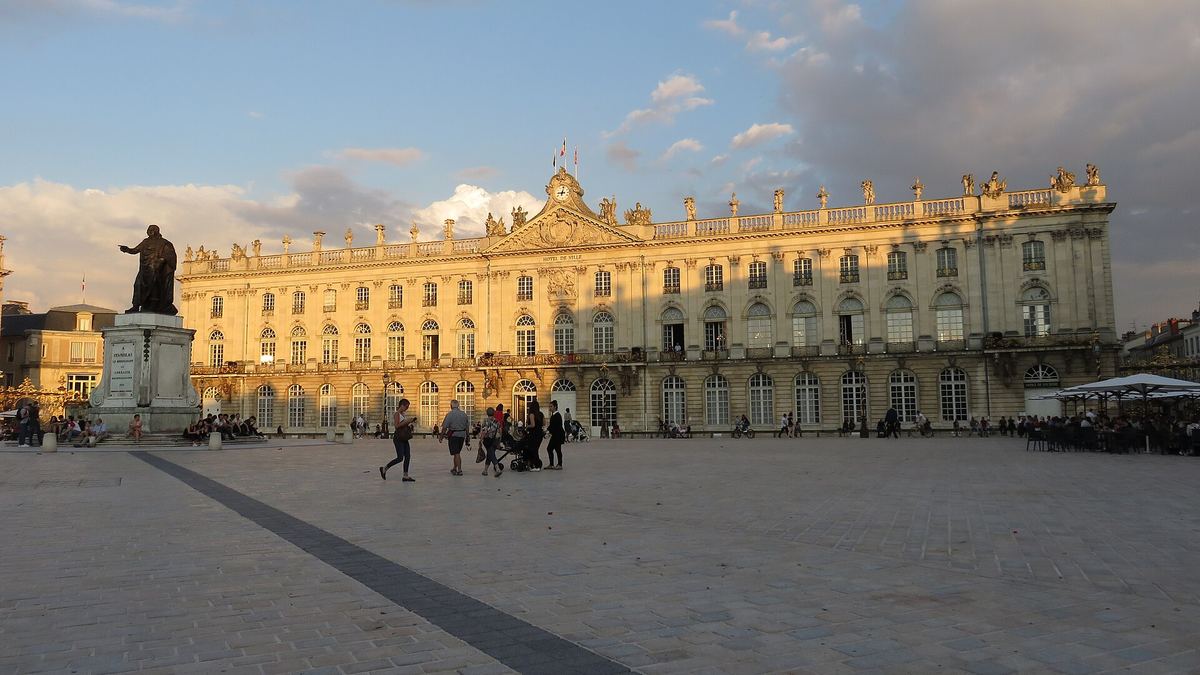 La place Stanislas à Nancy au coucher du soleil
